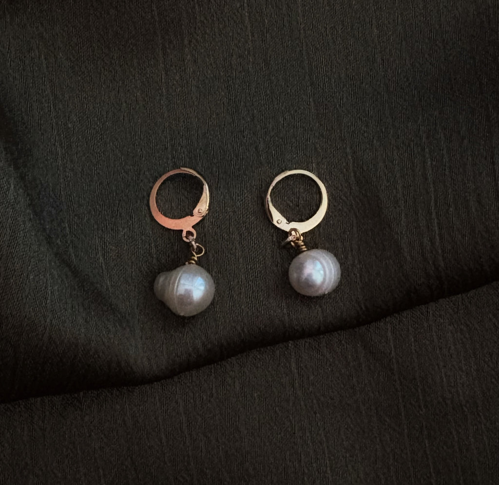 Evelyn's Single Pearl Earrings
