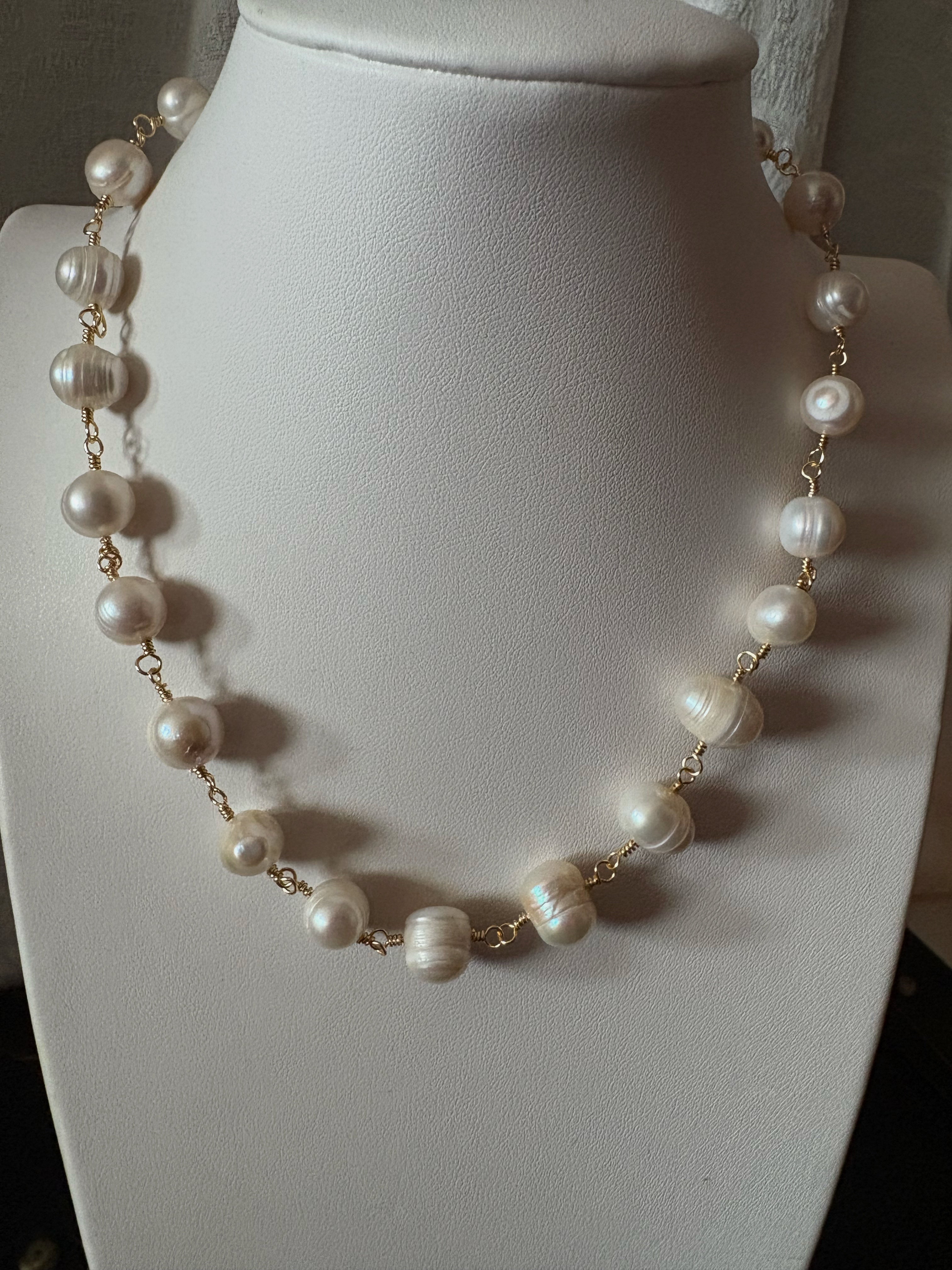 Large Pearl Necklace in Gold