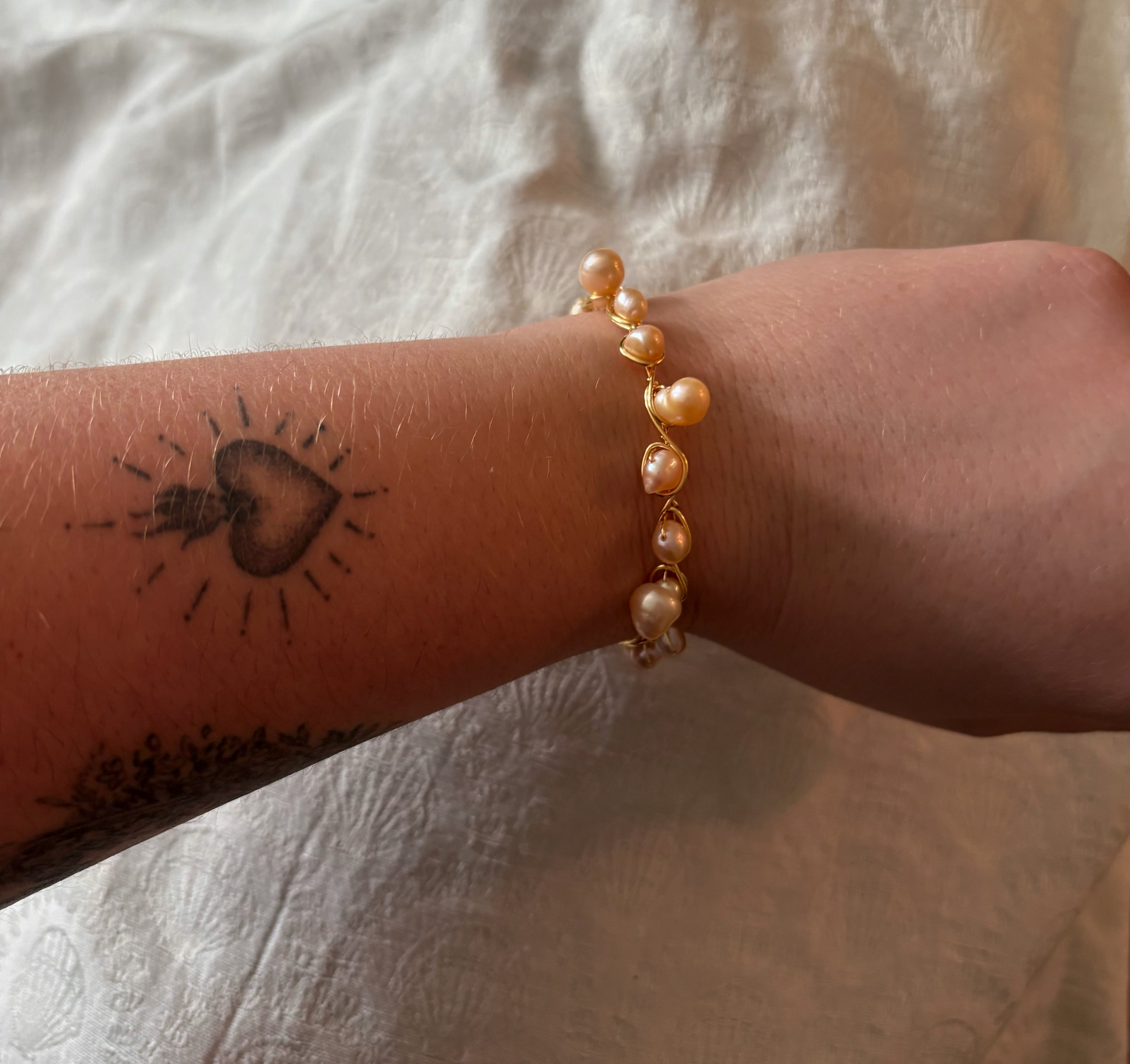 Venus Freshwater Pearl Bangle in Peach